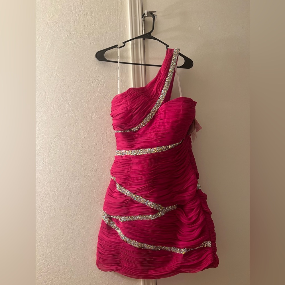 One shoulder fuchsia dress